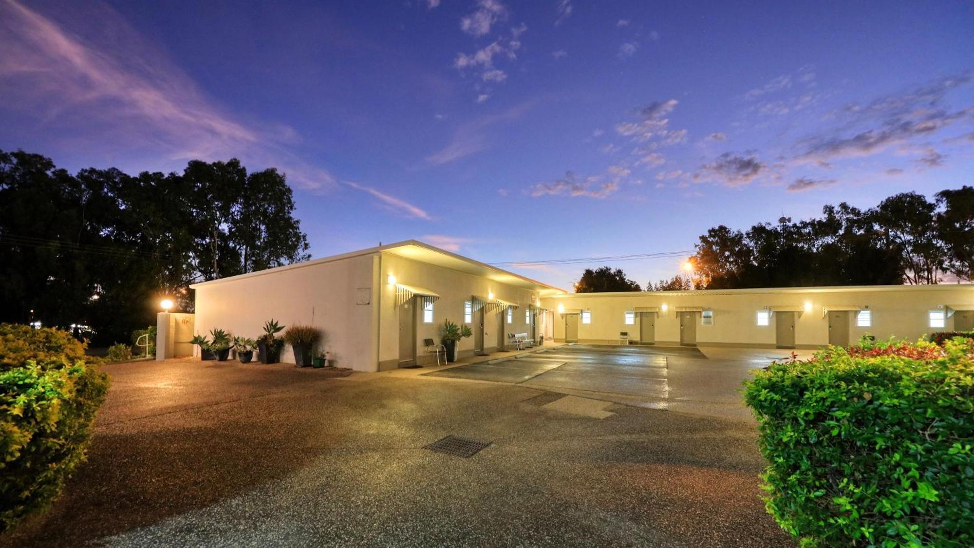 Route 66 Motor Inn Emerald Exterior photo